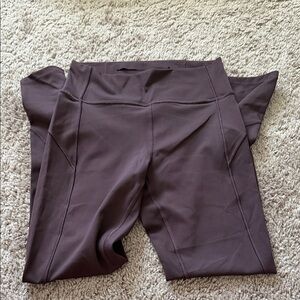 lululemon size 6 in movement tight 25'